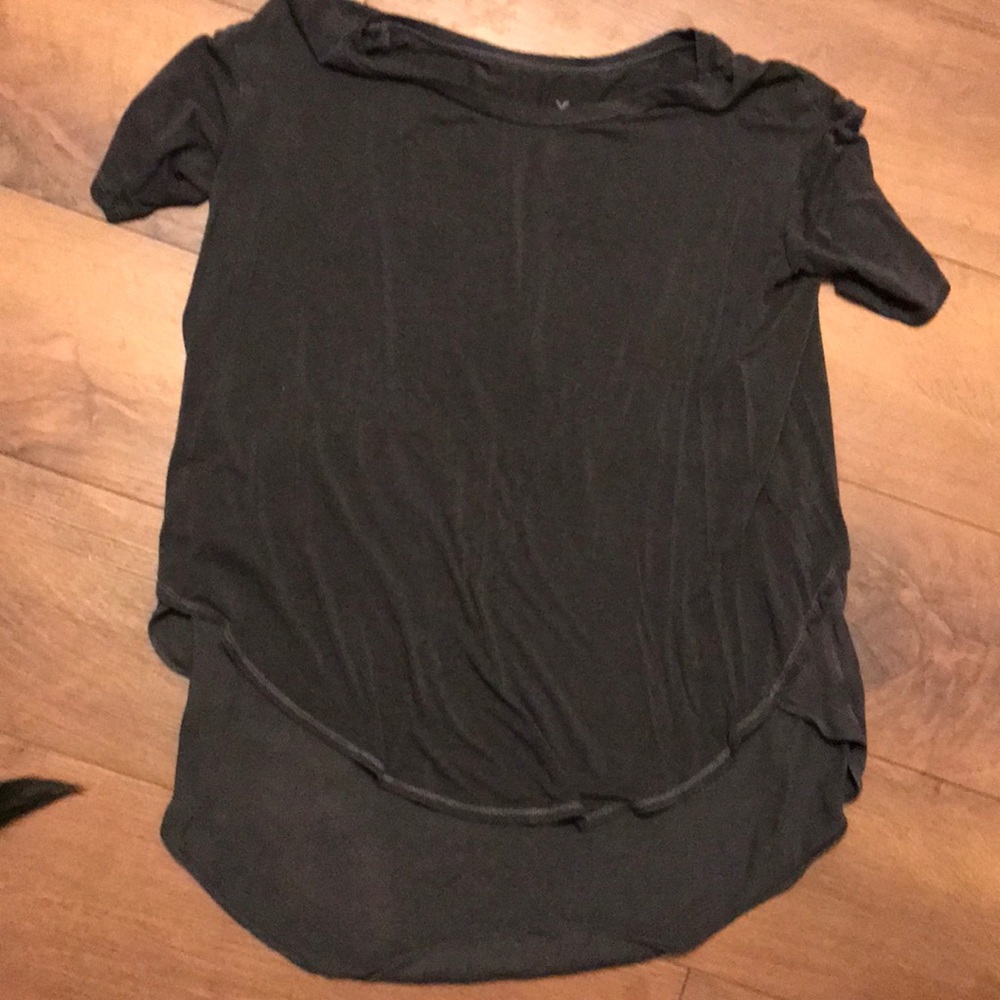 American Eagle grey shirt